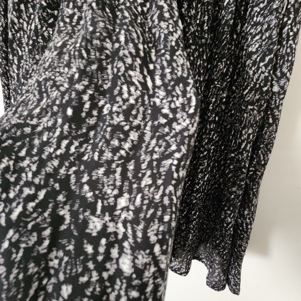 Banana Republic Pleated Midi Skirt (L) - Picture 6 of 6